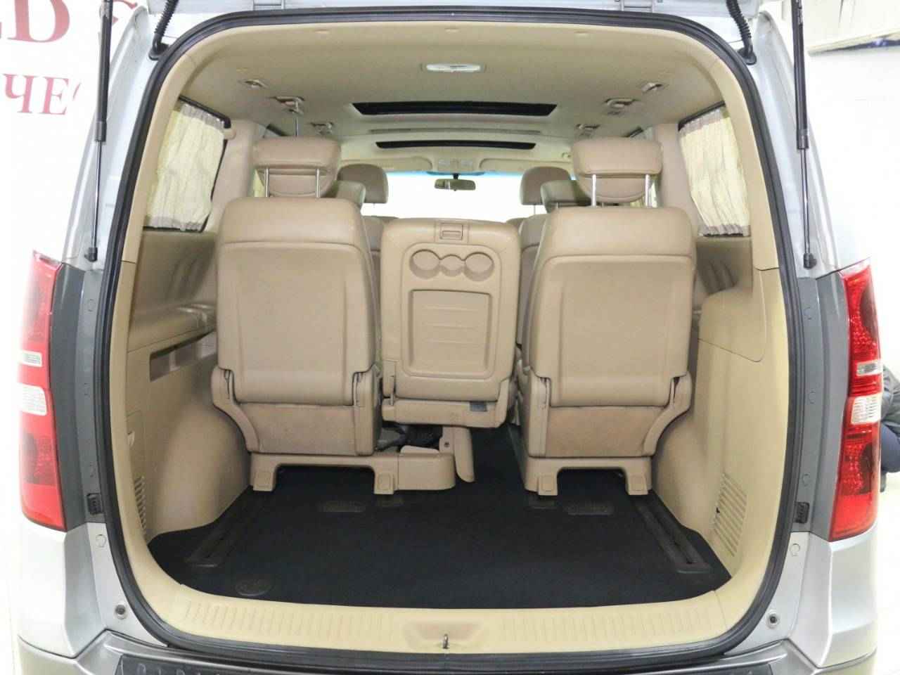 Hyundai Grand Starex, I