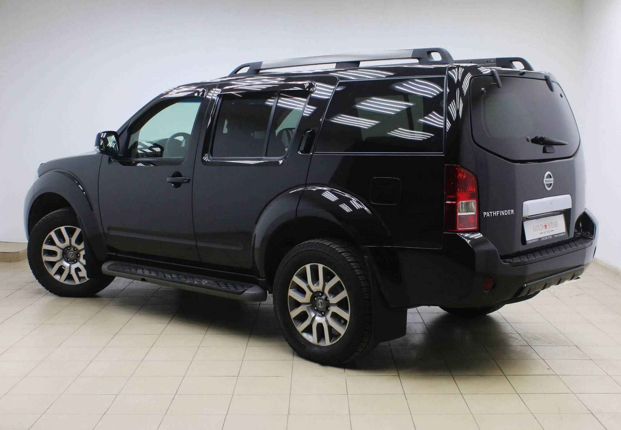 Nissan Pathfinder, III