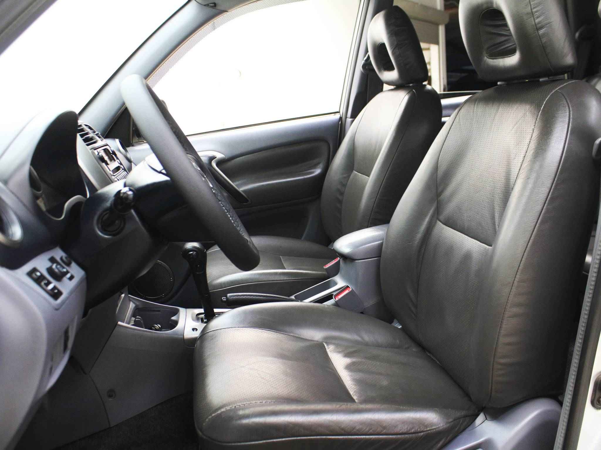 Toyota RAV4, II (XA20)