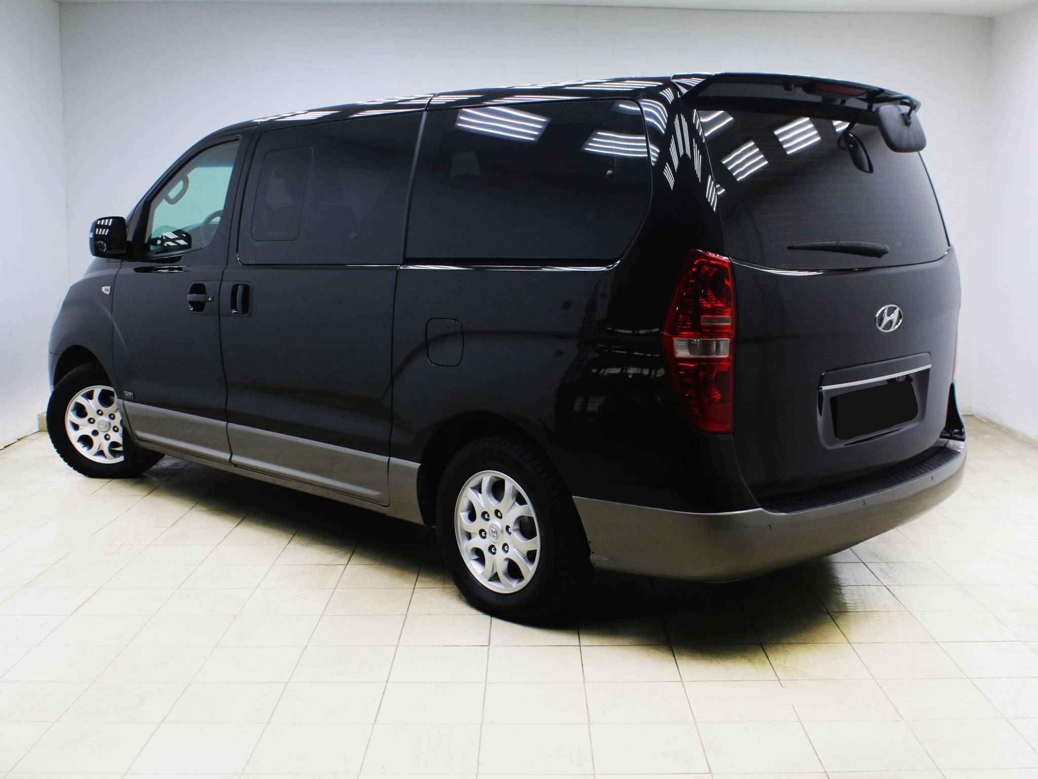 Hyundai Grand Starex, I