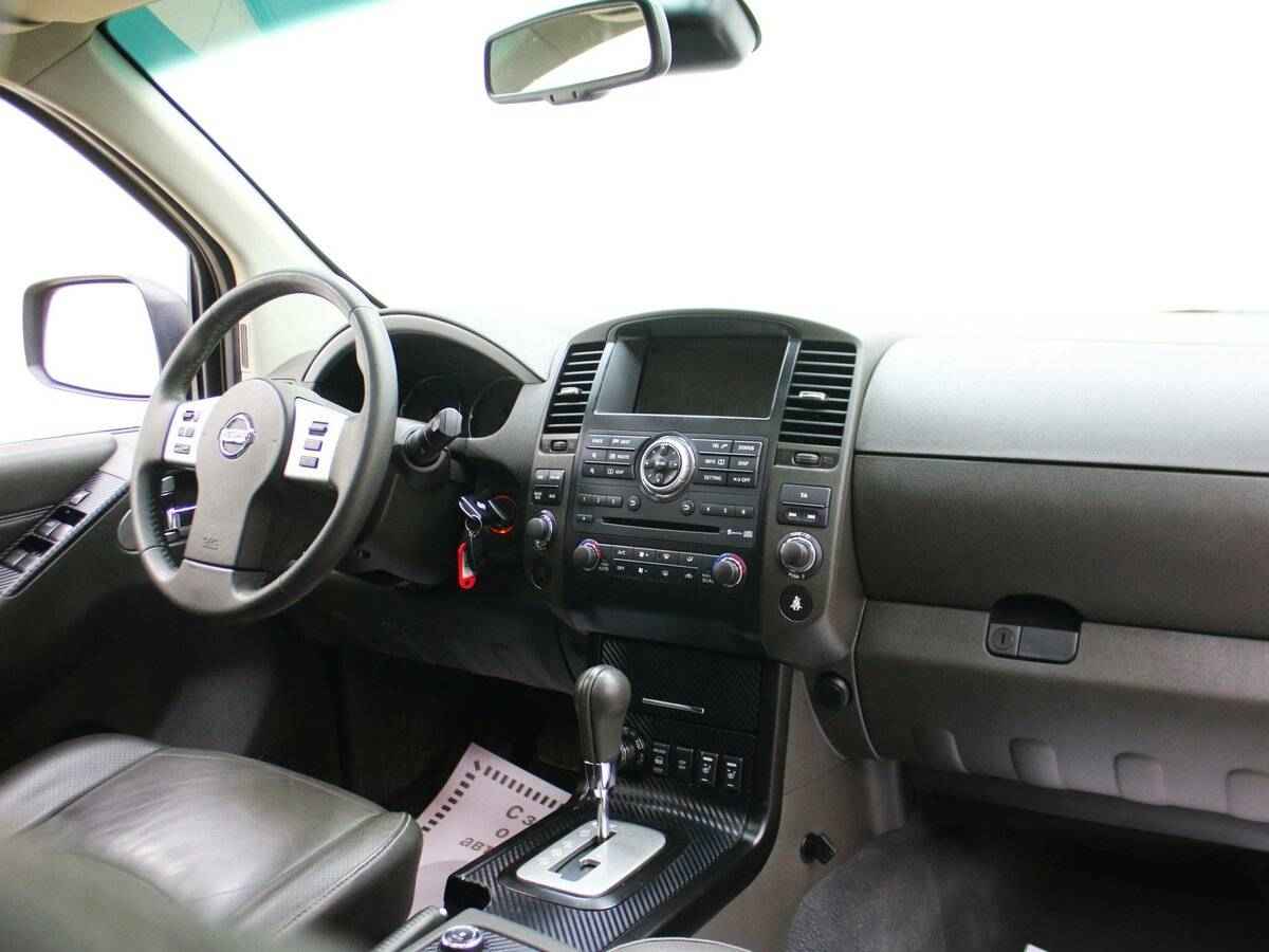 Nissan Pathfinder, III