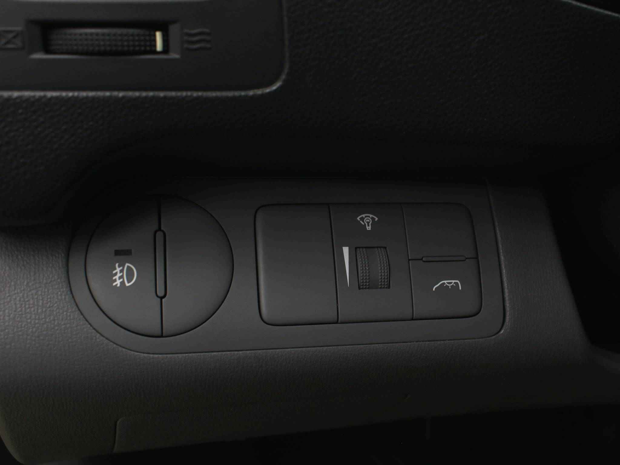 Hyundai Grand Starex, I