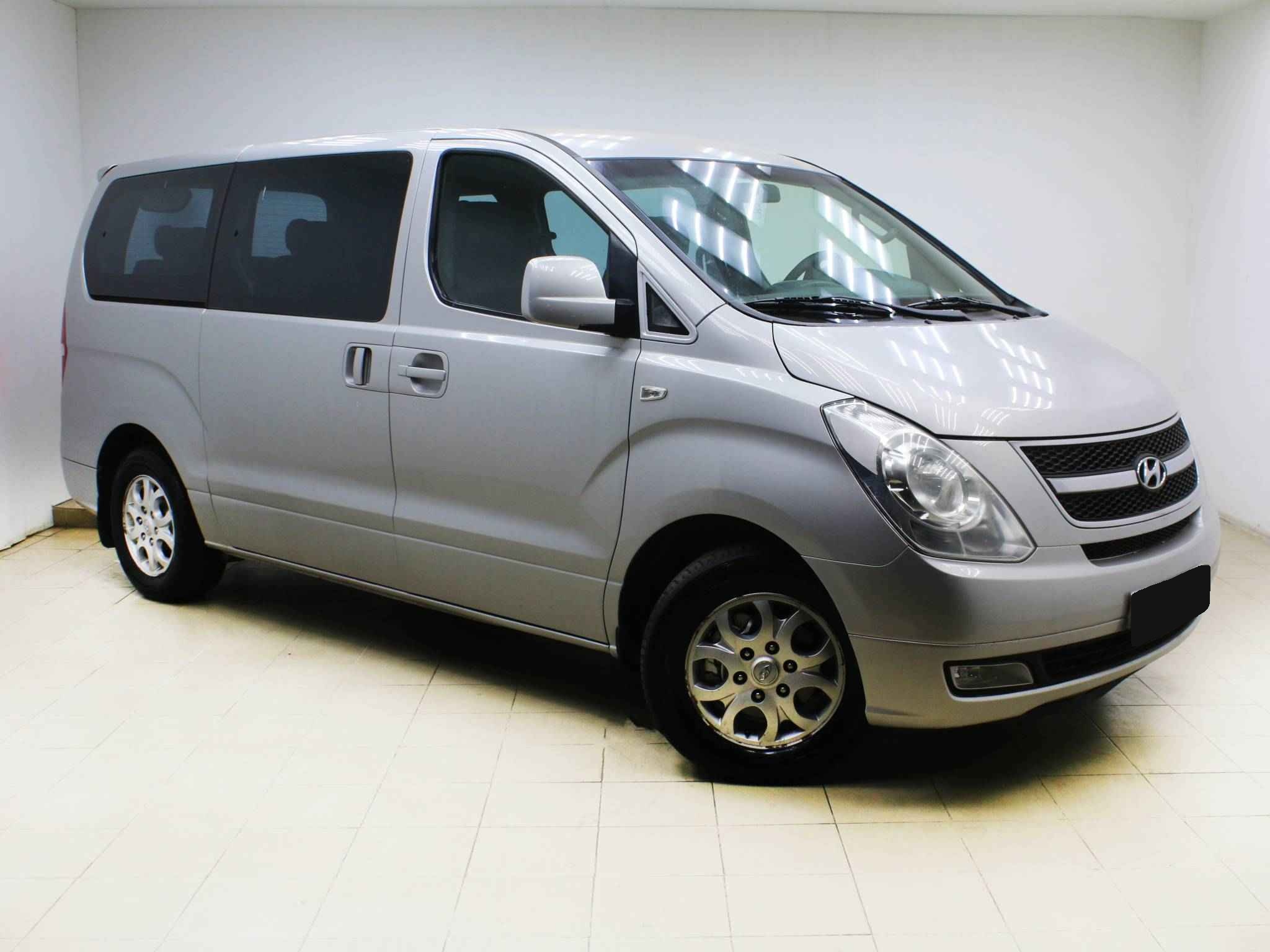 Hyundai Grand Starex, I