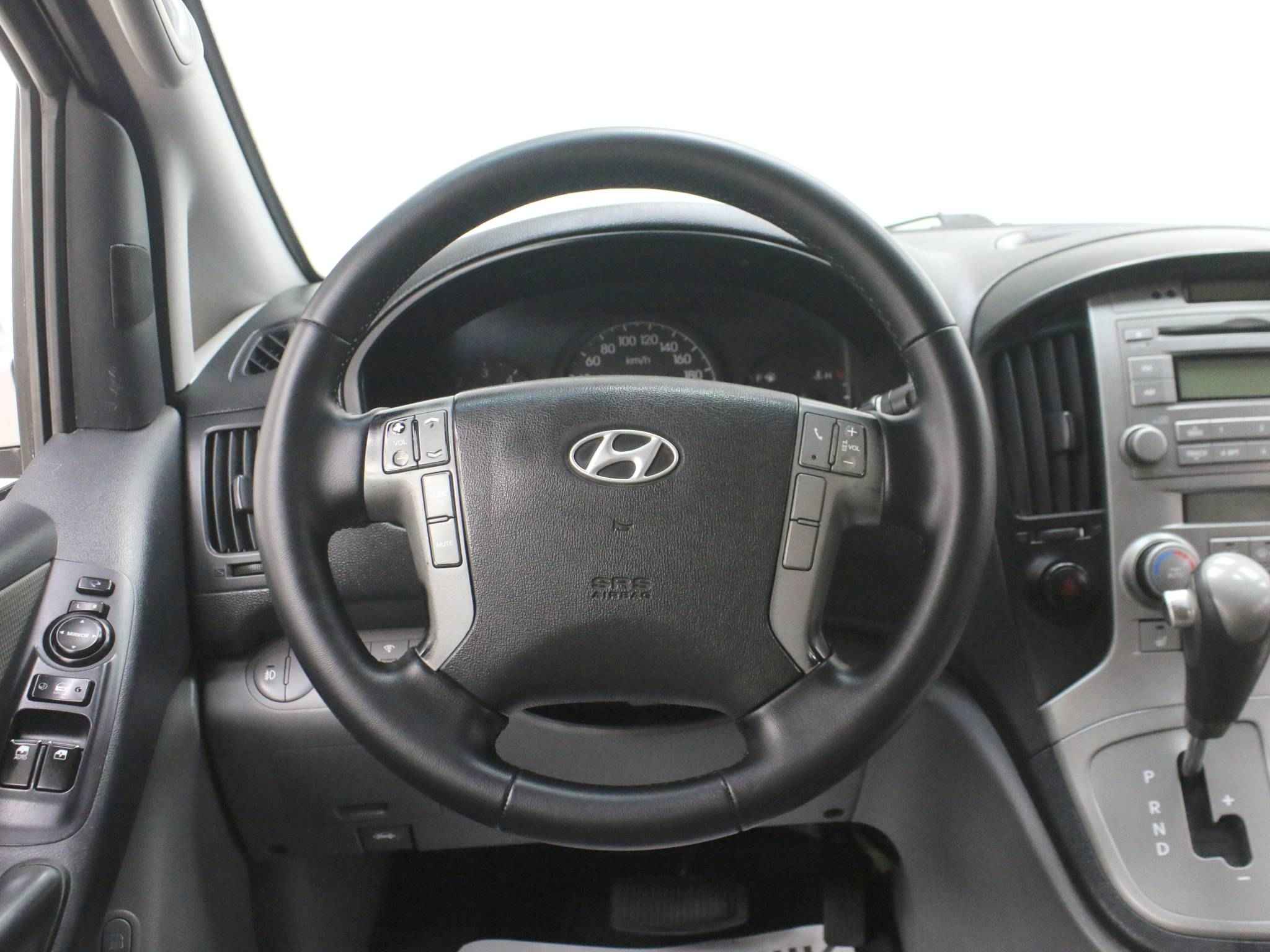 Hyundai Grand Starex, I