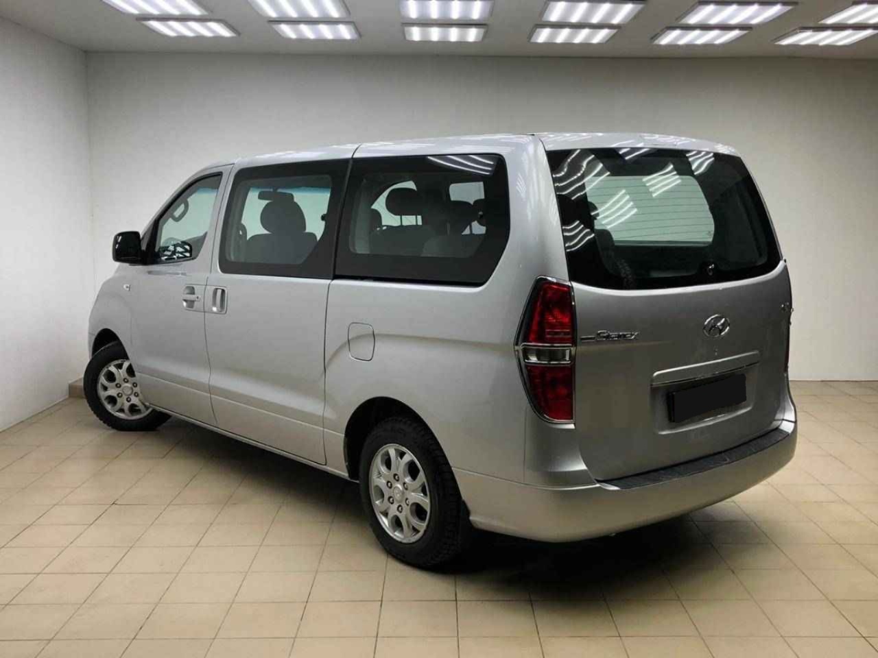 Hyundai Grand Starex, I