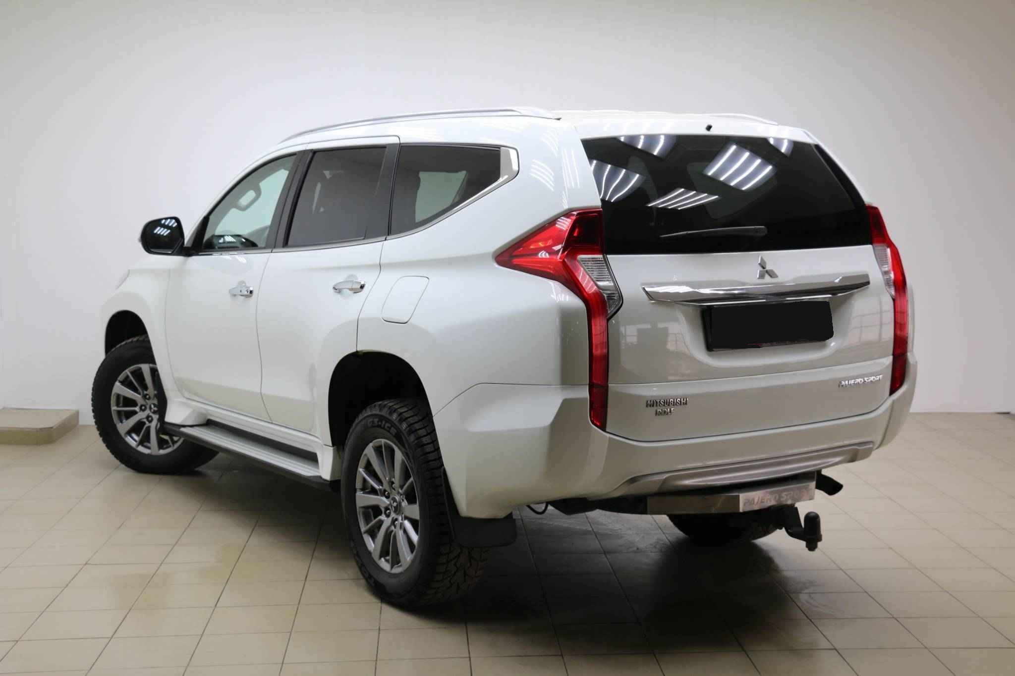 Mitsubishi Pajero Sport, III