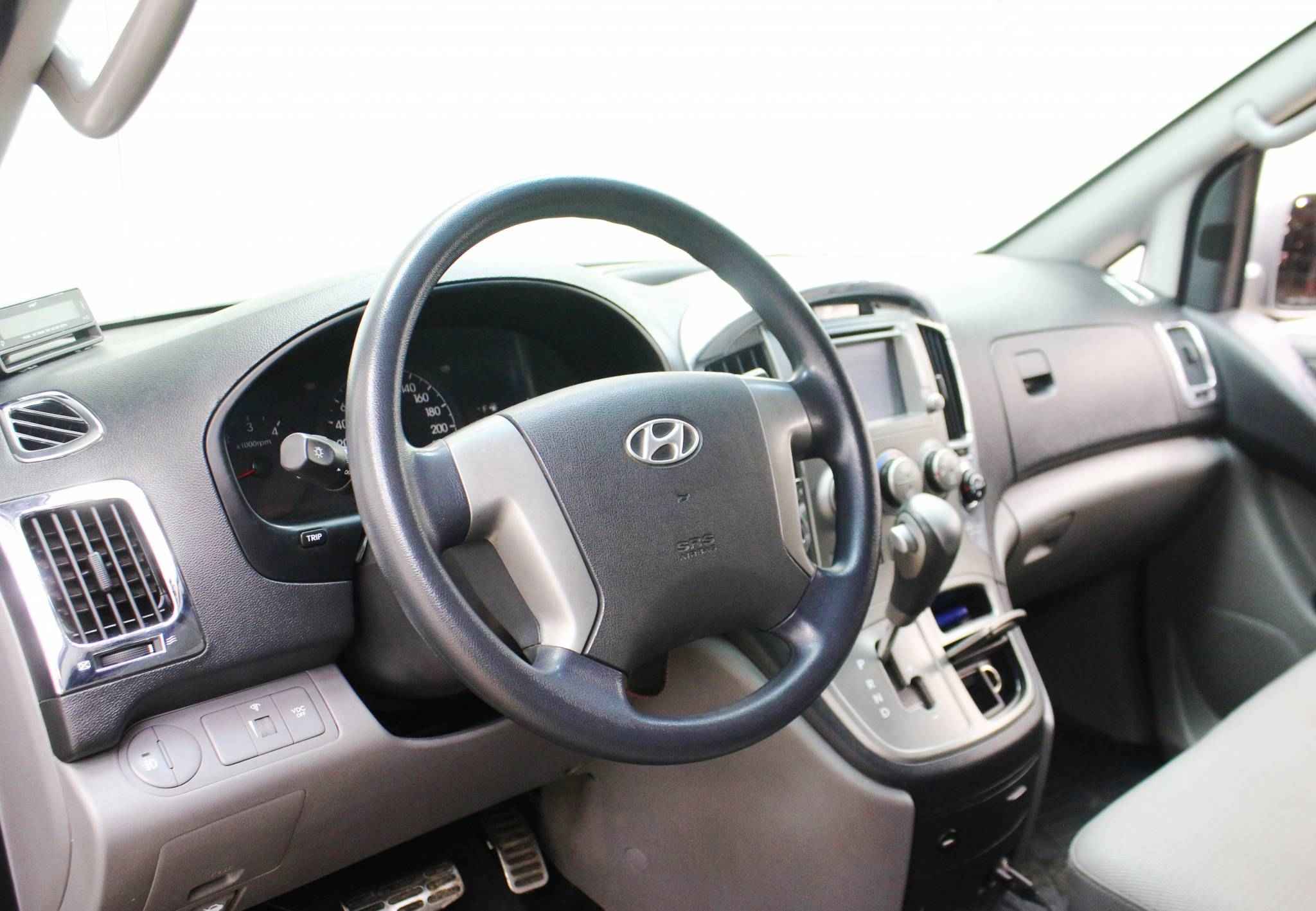 Hyundai Grand Starex, I