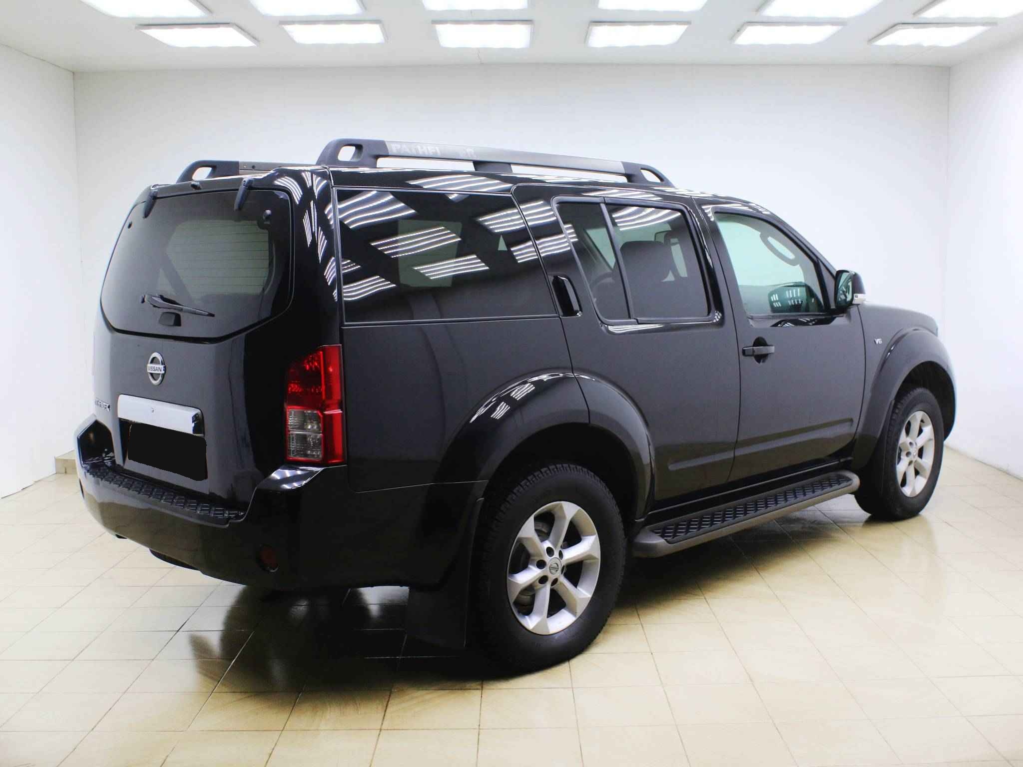 Nissan Pathfinder, III