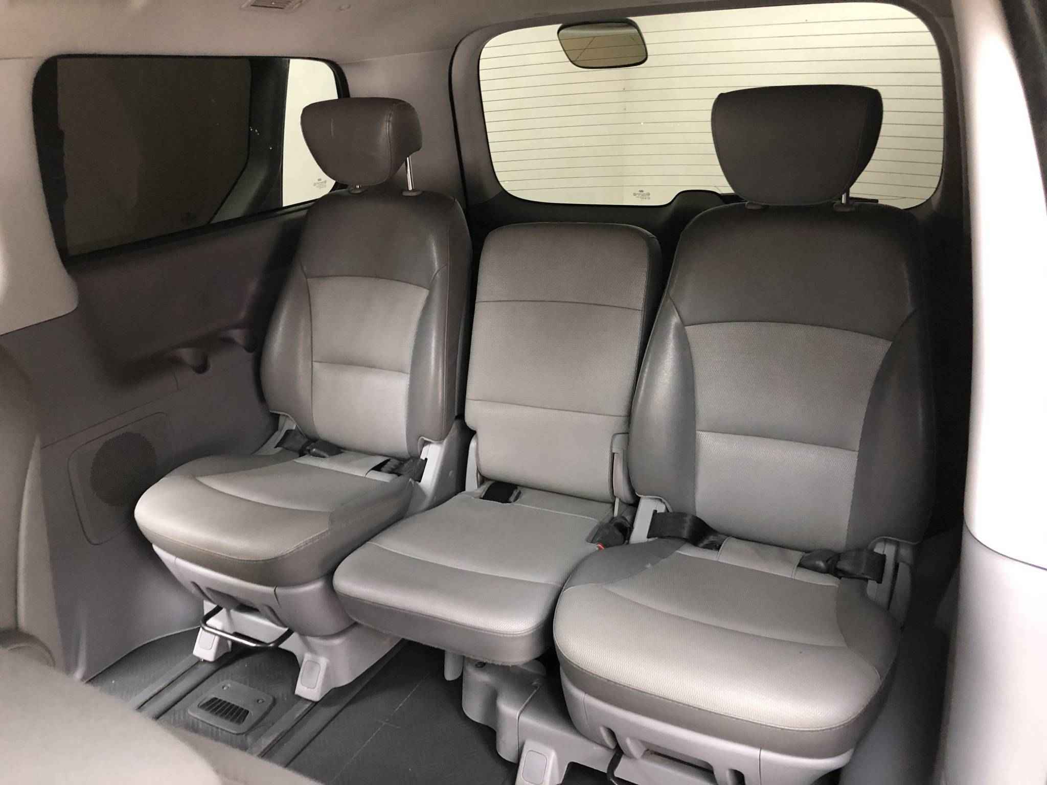 Hyundai Grand Starex, I