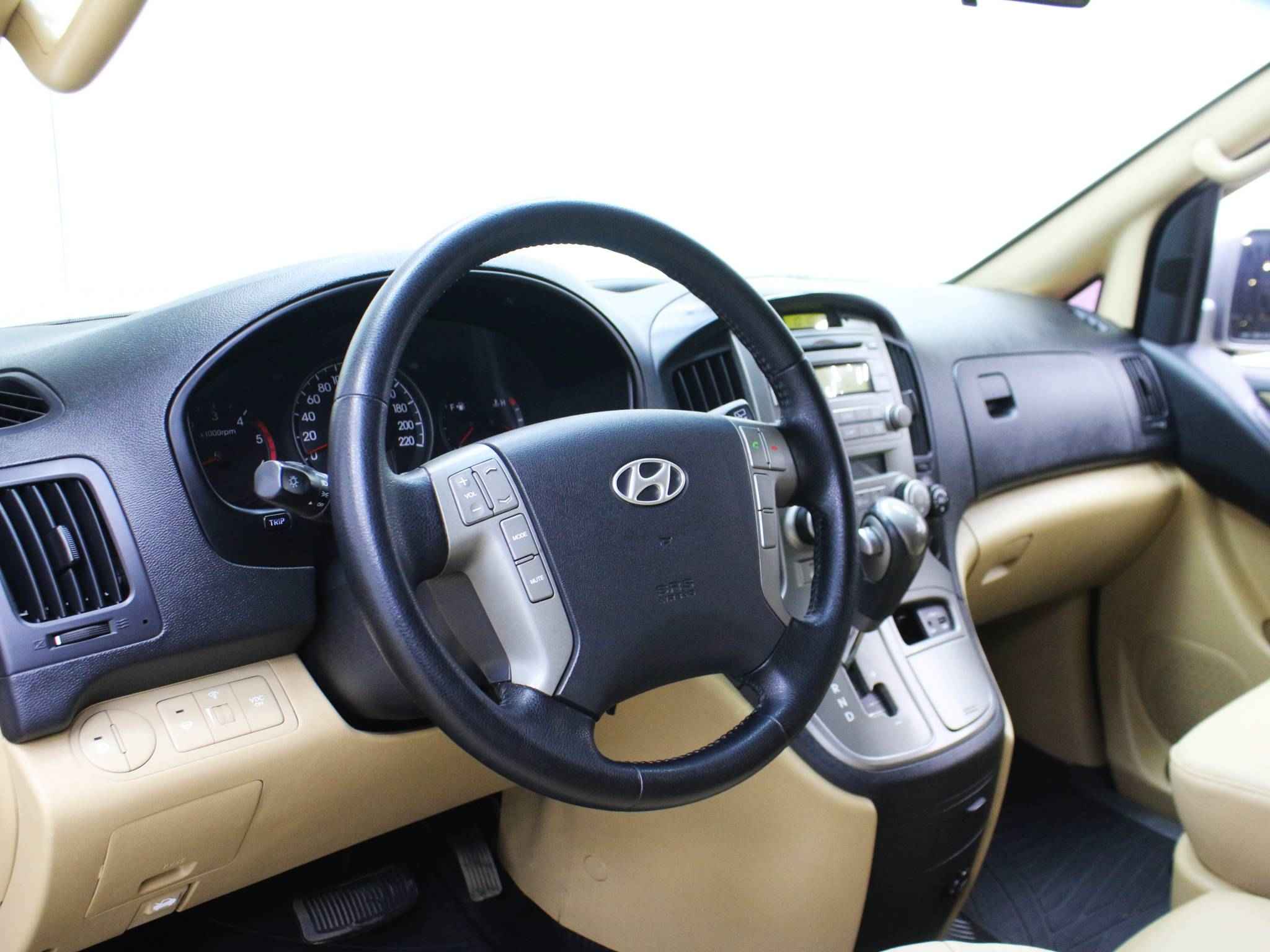 Hyundai Grand Starex, I