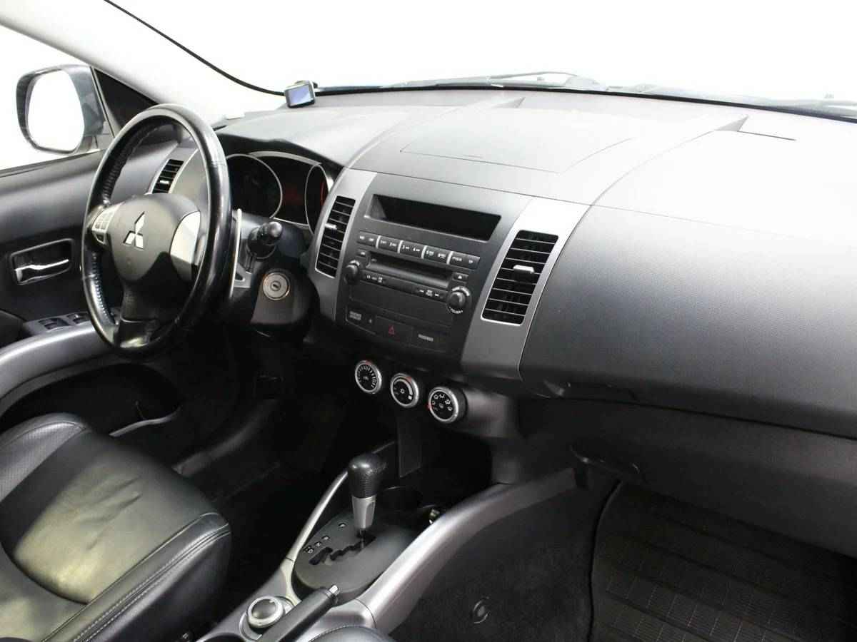 Mitsubishi Outlander, II