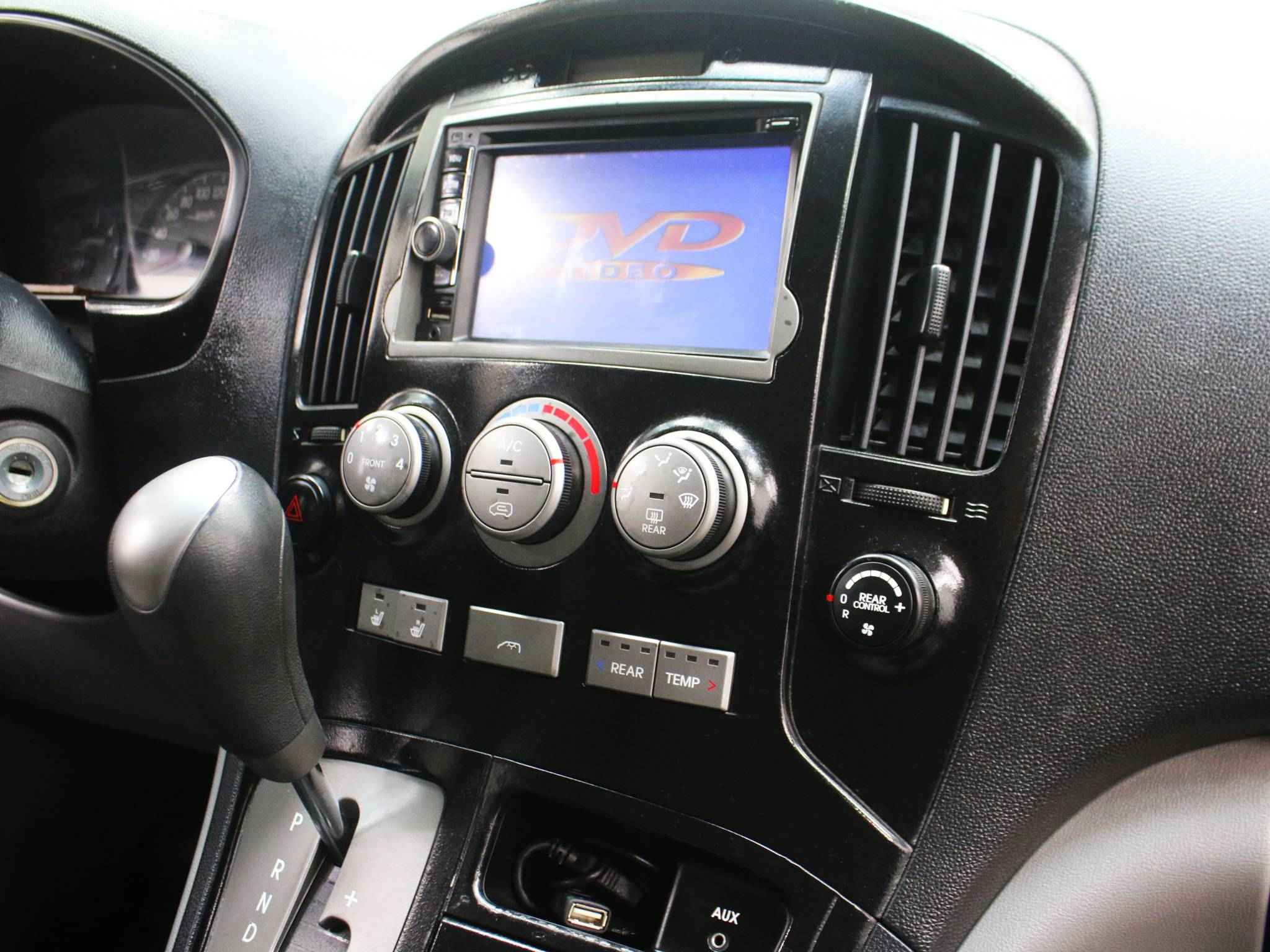 Hyundai Grand Starex, I