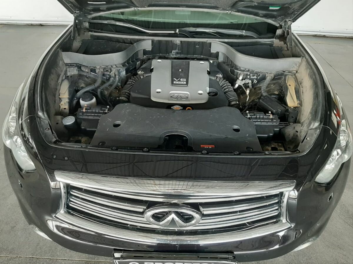 Infiniti FX37, 2012