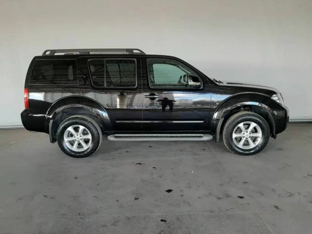 Nissan Pathfinder, 2011