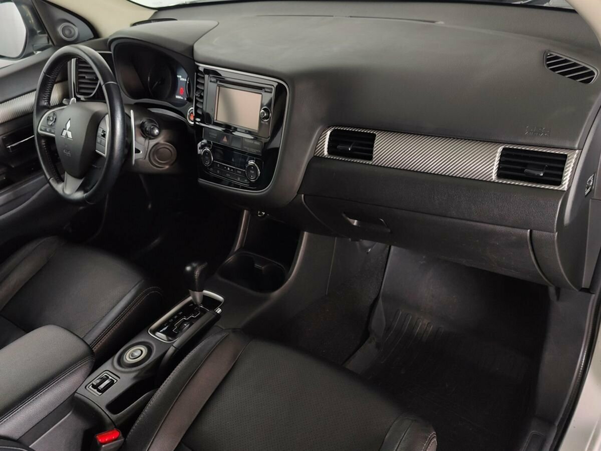 Mitsubishi Outlander, 2014