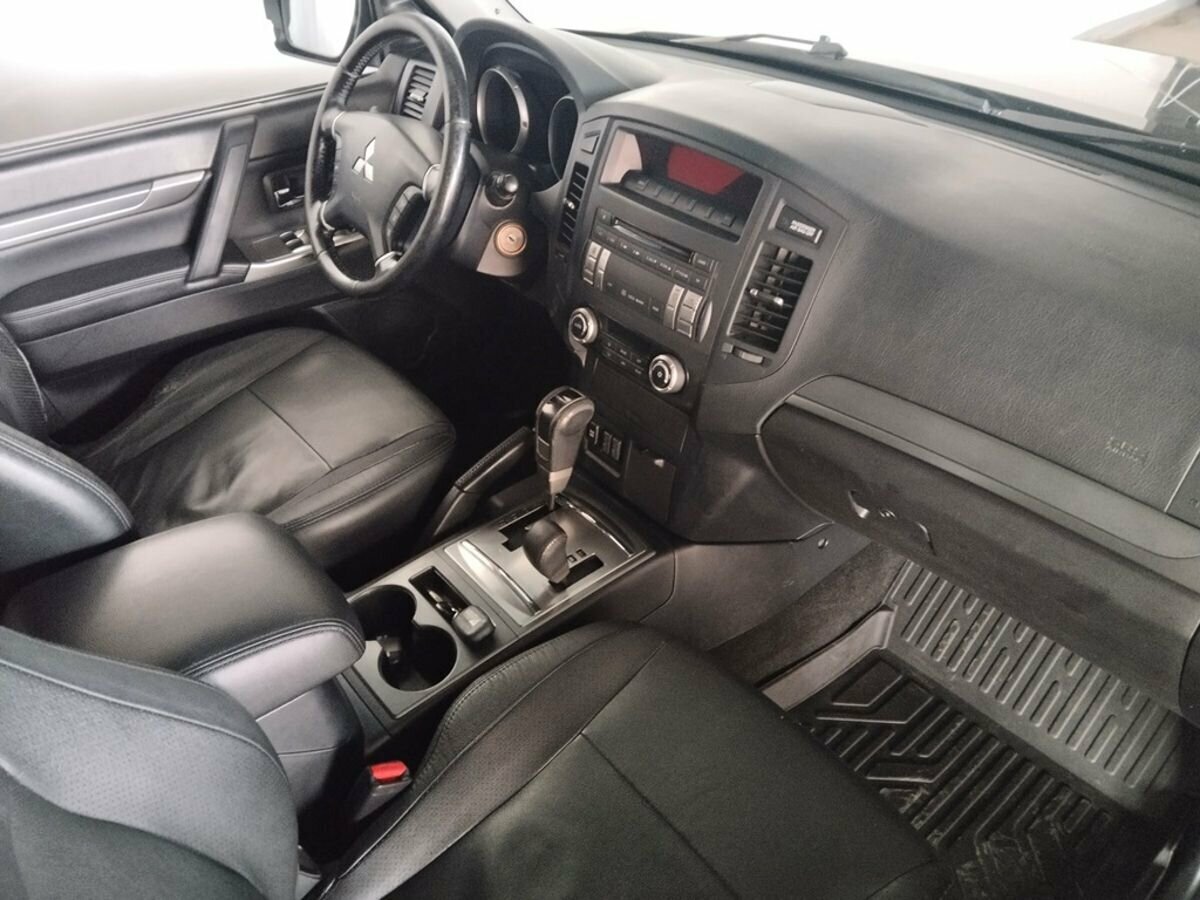 Mitsubishi Pajero, 2012